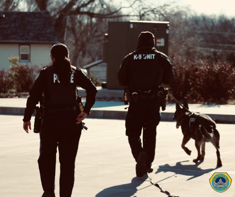 DMPolice's tweet photo. Solid relationships between law enforcement agencies, locally and across the nation, help keep communities safe. DMPD is proud to support those partnerships in our neighborhoods, and grateful to lean on them outside of our city.
#safeneighborhoods #collaborativepolicing https://t.co/Y2RpNmoaBo