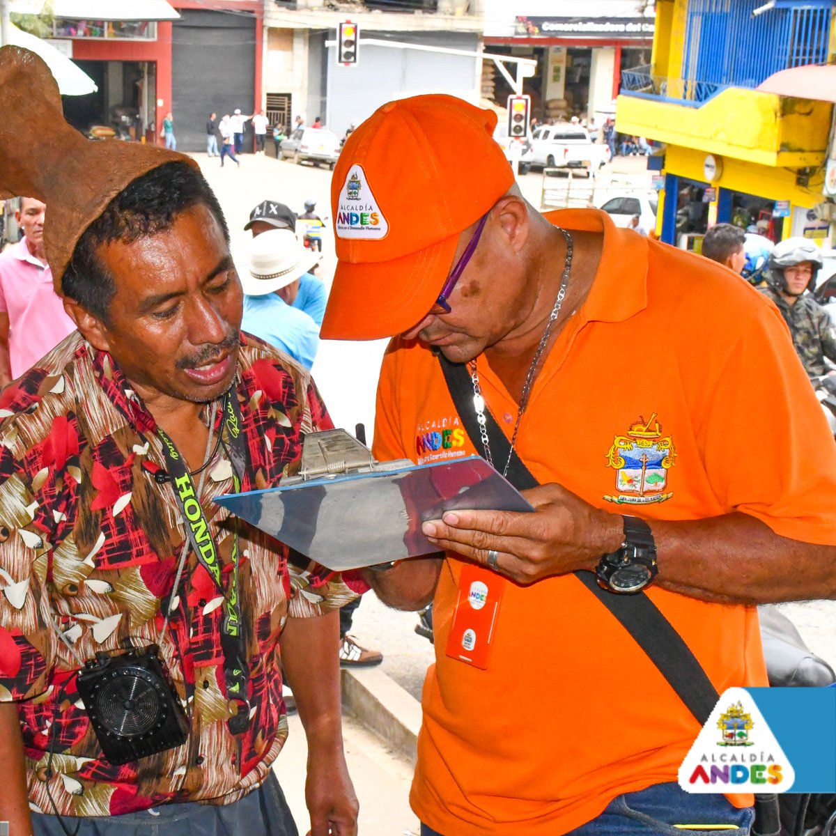 Atendiendo a diferentes solicitudes realizadas por los comerciantes de nuestro municipio, hemos realizado en varias jornadas. El objetivo es garantizar que quienes se dediquen a la actividad comercial cuenten con todos los requisitos exigidos por la ley. 
 Desarrollo Humano.