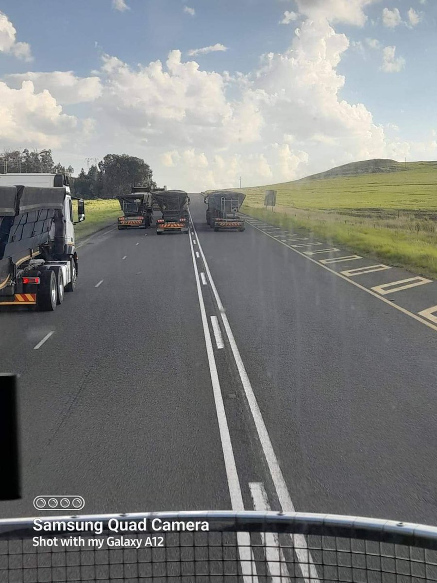 Veetra__'s tweet photo. This NiDa side tipper driver is crying for permanent off from work! Pictured on N11 between Armersfoort and Volkrust. More evidence is available if needed https://t.co/D3wsfcB9lx