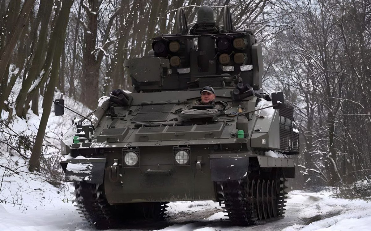 Ukrayna Silahlı Kuvvetlerinin elinde Stormer hava savunma sistemi. 

Martlet füzeleri ile.