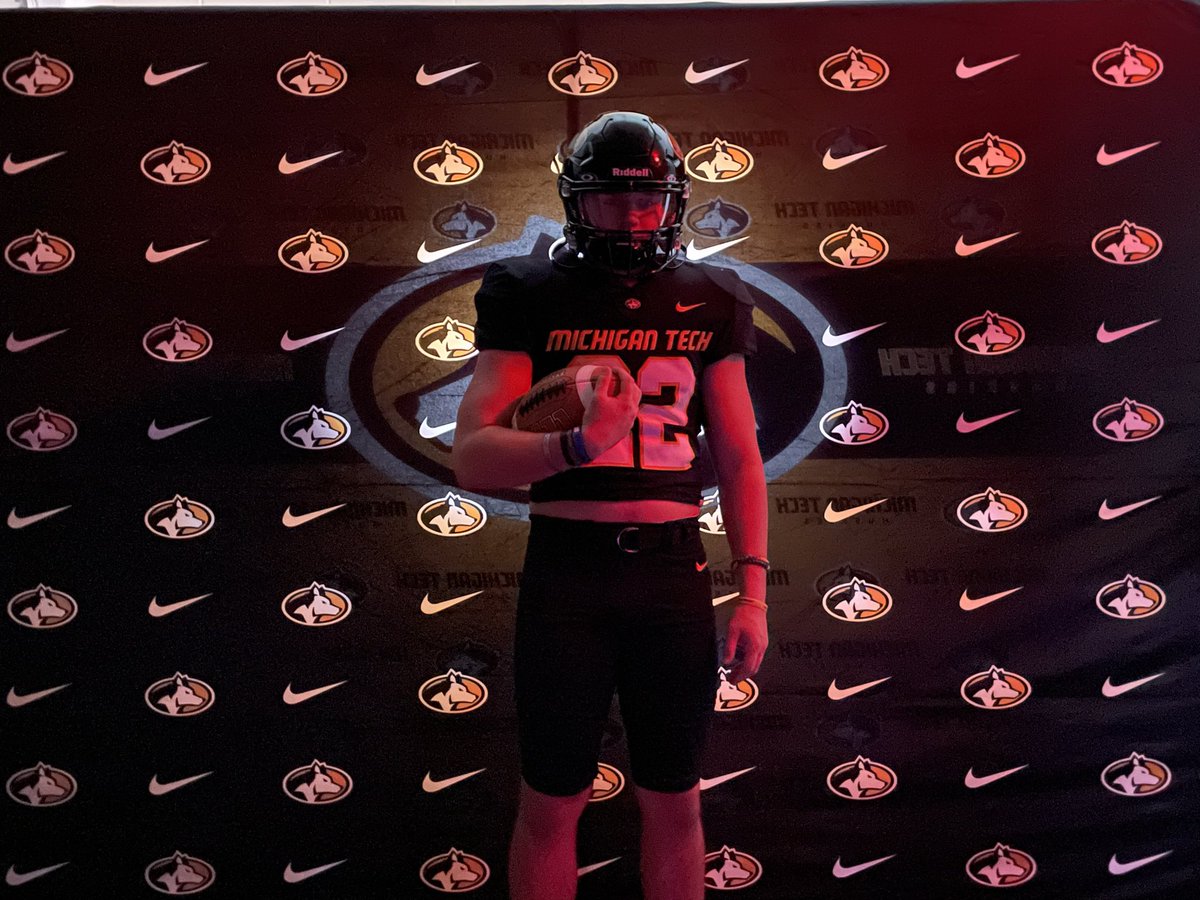 Had a great official visit this weekend to Michigan Tech🖤💛 Thank you for having me! <a href="/DanMettlach/">Dan Mettlach</a> <a href="/CoachThomas90/">Bryan Thomas</a> @woodjm_1