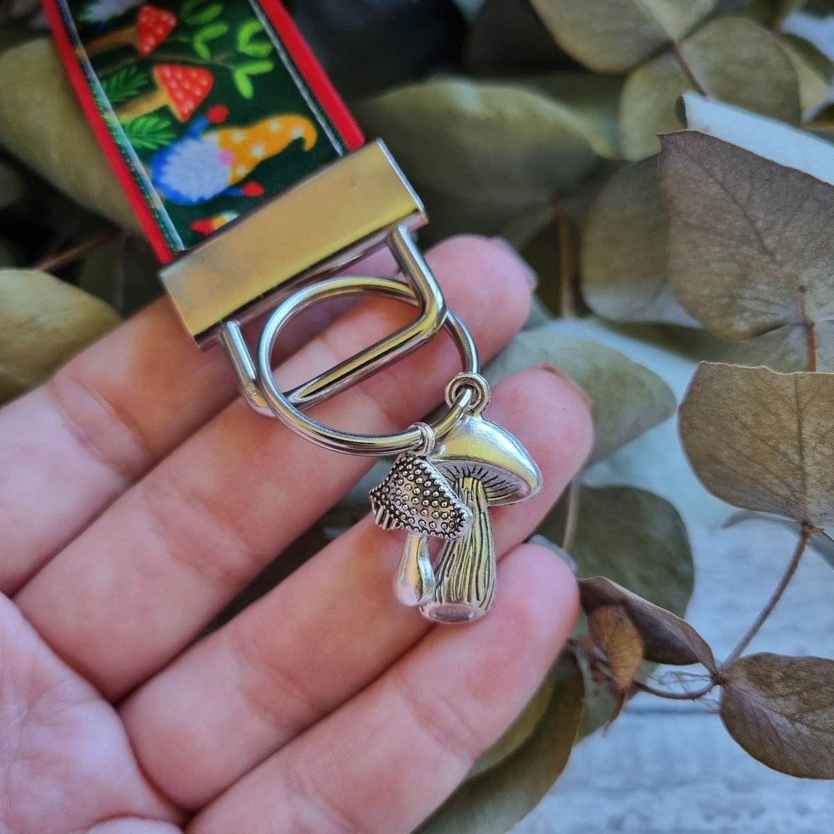 gonk toadstool key fob / keychain / keyring wristlet Christmas etsy.me/3UzwJvg via @Etsy #ShopIndie #ShopOnTwitter #CraftBizParty #MHHSBD