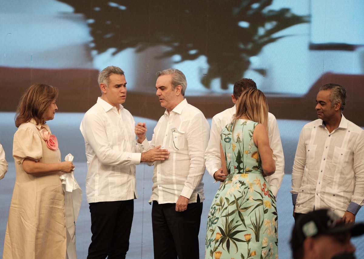 Estamos construyendo una nueva historia para Montecristi y de manera especial para Manzanillo. El futuro ya llegó y con estos logros se abre un nuevo capítulo que será digno de ser contado a las próximas generaciones.

Una oración respondida, una promesa cumplida.