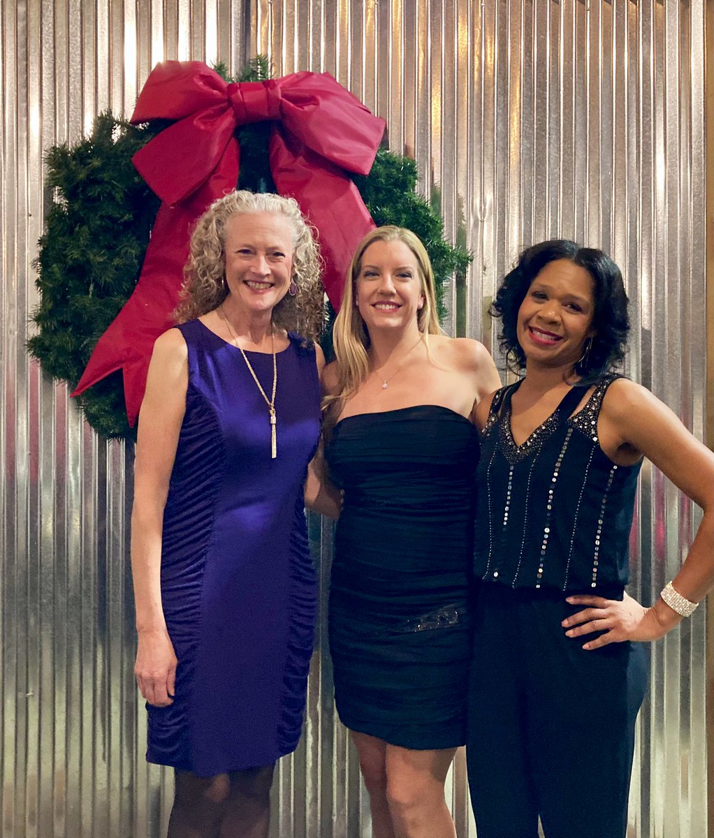 LakeGrapevineRW's tweet photo. Cheers to a happy, healthy and fun holiday season! 

#lgraw #holidayparty #runnerfun #HappyHolidays #Christmascapitaloftexas #grapevinetx https://t.co/xlfh0gCtkO