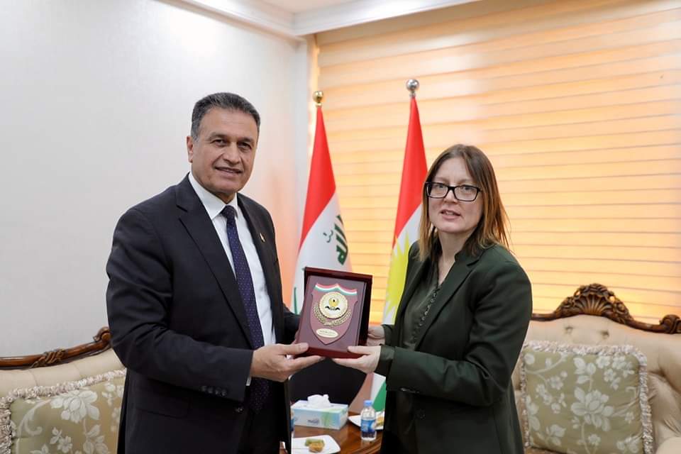 Deputy Minister, Sarbast Lazgin met #Sweden ambassador to Iraq, Jessica Svardstrom, were they discussed the dangers of ISIS 
The current situation of #IKR &amp; the challenges &amp; dangers on Kurdistan region, Bombing #IKR lands by neighboring countries, relations between the two side.