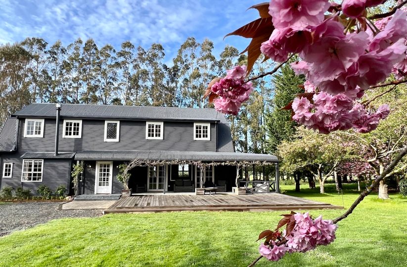 CanterburyMid's tweet photo. ✨NEW 🌟 @the_staveley The Staveley Boutique Lodge is Mid Canterbury's latest luxury accommodation and event space located in stunning Staveley! The Staveley Lodge has a beautiful garden setting and an event space, great for corporates and weddings.
👉 https://t.co/RQBbIFpWyS https://t.co/PPBWhvEAfW