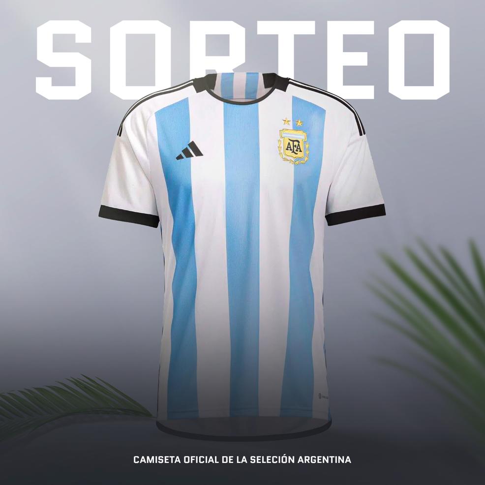 EL PRIMATE SE TIÑE DE CELESTE Y BLANCO 🇦🇷  Si la Scaloneta festeja, el primate sortea. Así que elegimos sortear una camiseta oficial de la selección Argentina. ¿Cómo participar? ✅ Seguinos  ✅ Etiqueta a los amigos con los que ves a la Scaloneta ✅ Dar RT y Like