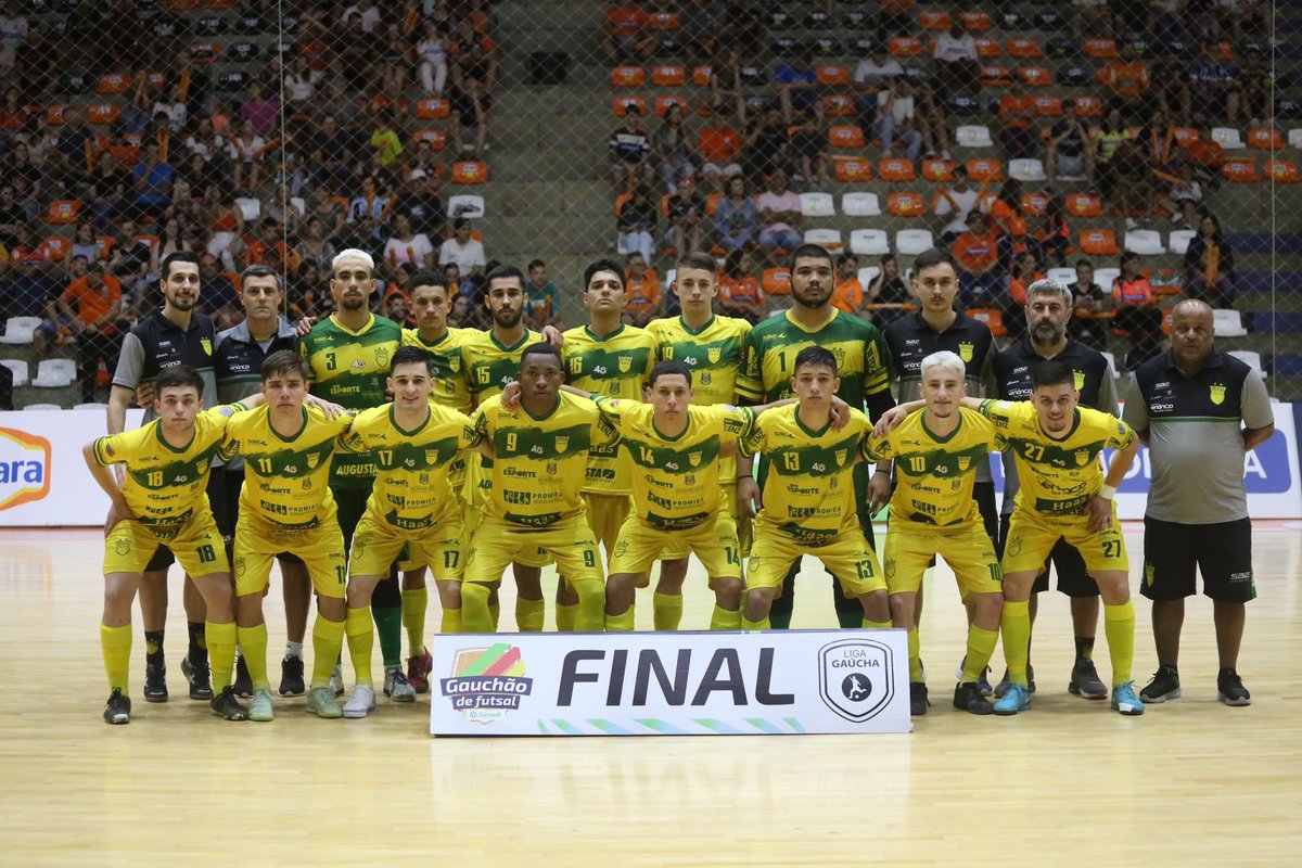 🔰 É decisão! Venha com Assoeva na final do Gauchão sub-20, contra ACBF, direto de Carlos Barbosa / RS. Transmissão ao vivo 💻📲 youtube.com/watch?v=EhwDuy… 💛💚
#Assoeva #Futsal #VenâncioAires 
📸 Lucka Cyríaco | ACBF