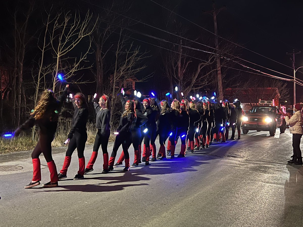 Town_BayRoberts's tweet image. Santa always arrives in style here in Bay Roberts! 🎅🏻

What a lovely night for our annual Illumination Parade! Thank you to all our staff, volunteers and participants for making it a wonderful parade. 

#FestivalOfLights25🎄