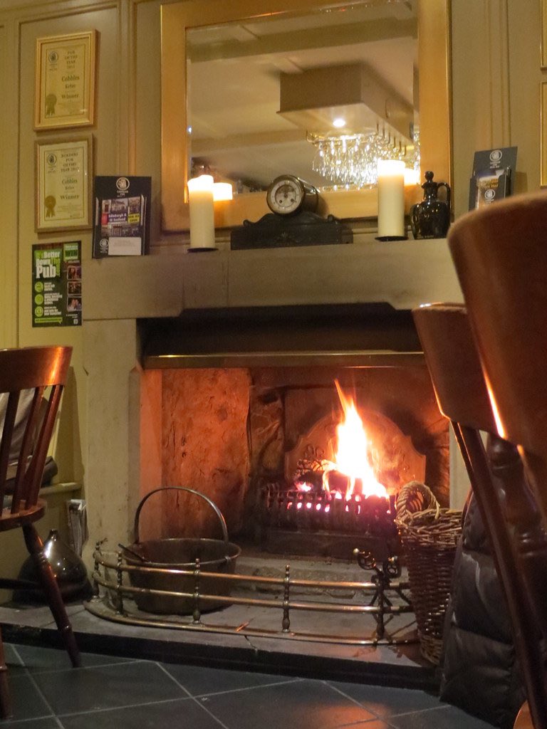 The Cobbles Inn, Kelso: great pub: proper log fire, nice atmosphere, decent IPA on tap. Kinda reminded me of The Prancing Pony from Lord Of The Rings. 🍻 🐴 🔥 Recommended.