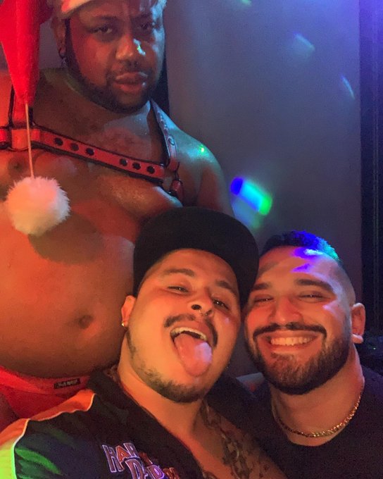 Bear Happy Hour last night con los amigxs 🐻🍻🎶 https://t.co/XvppjDqZAY<a href="/tag/newprofilepic"class="tags"><span>#newprofilepic</span></a>