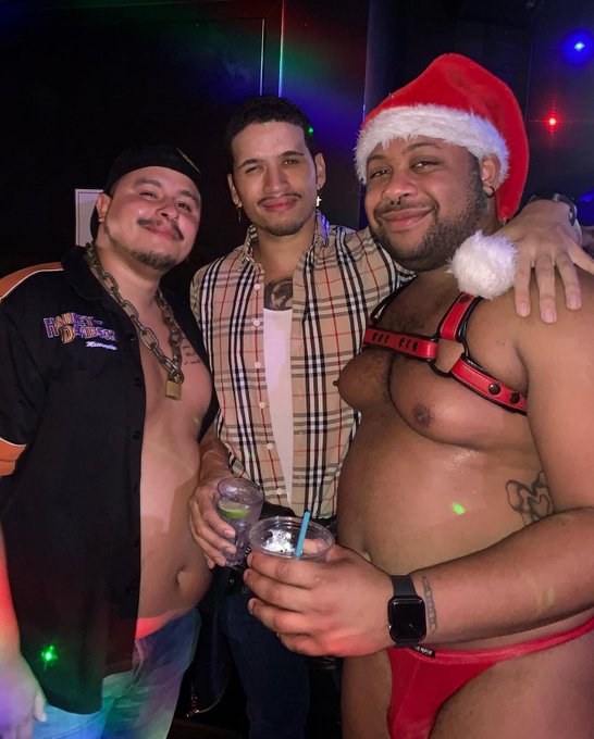 Bear Happy Hour last night con los amigxs 🐻🍻🎶 https://t.co/XvppjDqZAY<a href="/tag/newprofilepic"class="tags"><span>#newprofilepic</span></a>