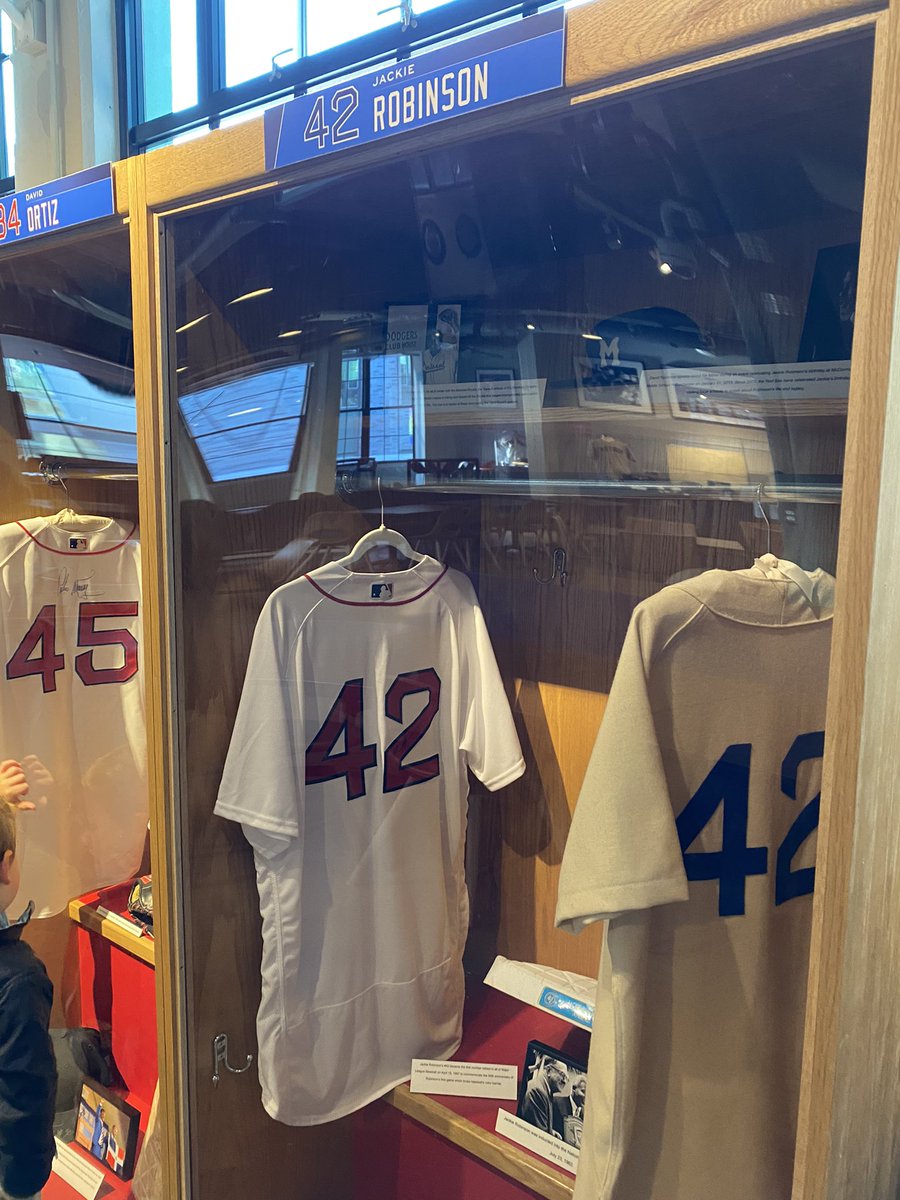 RomaniaBaseball's tweet photo. #home @RedSox ⚾️🇺🇸🇷🇴⚾️ https://t.co/3nGDnaf33a