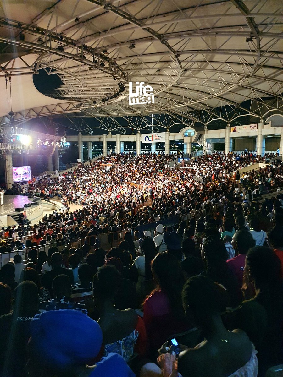 LifeMagazine_CI's tweet photo. #EVENT 🔴 Quelle Expérience ! Salle comble, prestation édifiante, un public en symbiose dans une atmosphère Sainte... Morijah en live au Palais, il fallait le vivre 😍🙏👌
#lifemagazineci #morijah #morijahenconcert https://t.co/Khq7L5mhv5