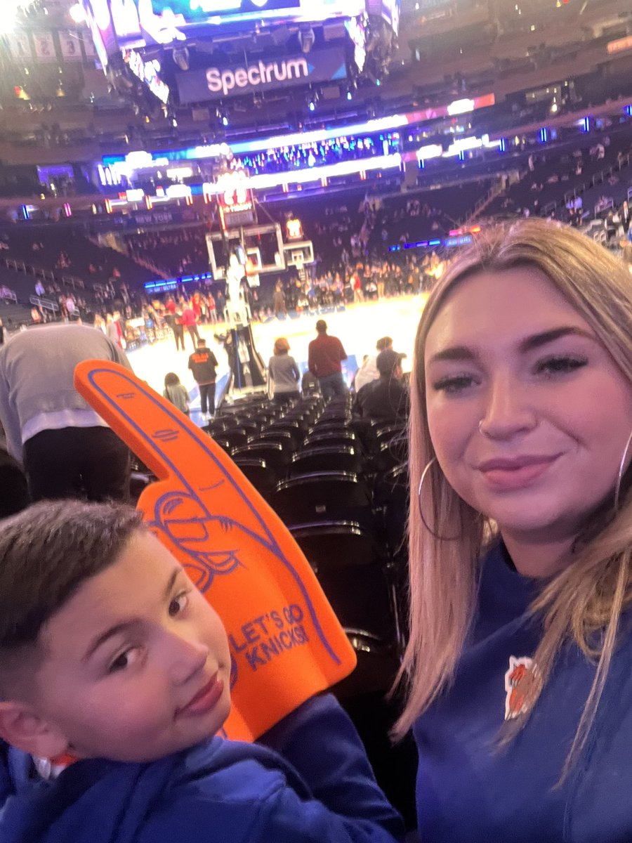 yas22xx's tweet photo. #nykmsg https://t.co/vvF1iePW8W