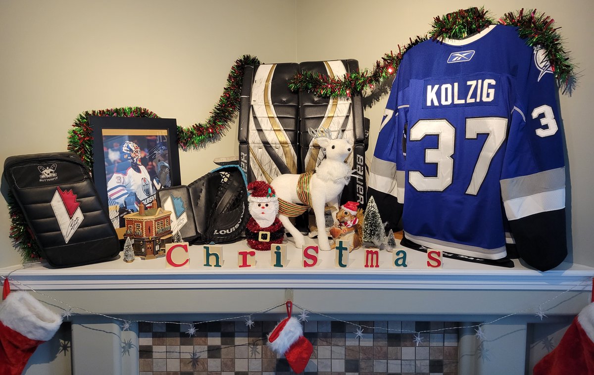 HeroesofCrease's tweet photo. There's nothing like a "Shutout Before Christmas".
Each #gameworn item here is of a goalie who recorded a shutout on Dec 23, 2002.
1) '95-96 #CurtisJoseph glove/blocker set (Oilers/Thunder)
2) '09-12 #BrentJohnson pads (Penguins)
3) '08-09 #OlafKolzig jersey (Lightning) https://t.co/V7bY3tzIcn