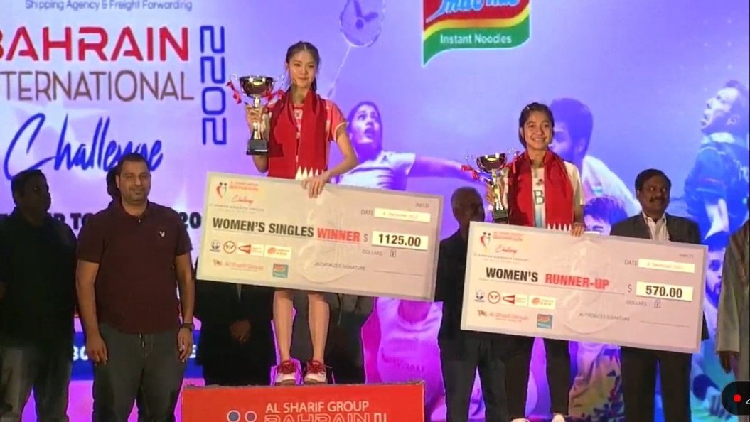 bhulukhuduktv's tweet photo. Podium Of ALSHARIF GROUP Bahrain International Challenge 2022
Women's Singles
Winner: ๐
Pitchamon OPATNIPUTH ๐น๐ญ
Runner up: ๐ฅ
Ester Nurumi Tri WARDOYO ๐ฎ๐ฉ
Congratulations All ๐๐๐
#BahrainInternationalChallenge2022
#BahrainIC2022
#BhulukhudukTV https://t.co/6A0fkkemdx
