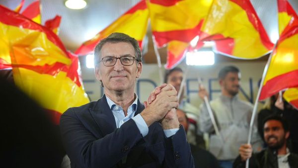 caval100's tweet photo. Cuando la indecencia se hizo carne habitó en #Feijóo al culpar "al Mundial y a Moncloa de que sus críticas al Gobierno estén teniendo menos eco del que preveían" @_infoLibre
Sin ideas ni proyecto ni vergüenza. Representa las #vergüenzasdeEspaña https://t.co/YKShyW9BWY