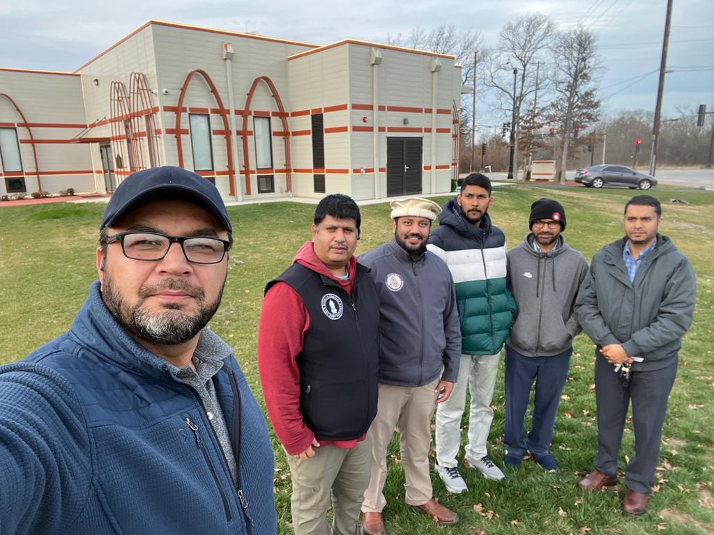 MKA_Chicago's tweet photo. Alhamdollilah, This weekend Khuddam and Ansar from Chicago and Oshkosh Jama'at, volunteered for security and transportation duties at the Lajna Ima'illah Shura held in Zion. https://t.co/sFZEo3F8TT
