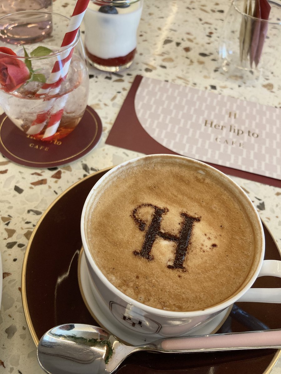 Herlipto Cafe 限定スウェット（cream） クリアランスストア oninavi.com