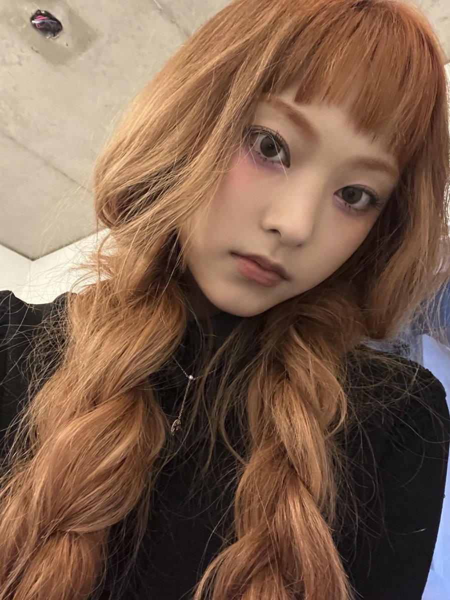 myhaerin_th's tweet photo. น้องแฮรินคนสวยขา เซตนี้คือสวยจึ้งมากค่ะ ผมส้มสวยฮอตไม่ไหว เกินต้านเว่อ 🐈🍊🧹 https://t.co/4wczG6QMuL