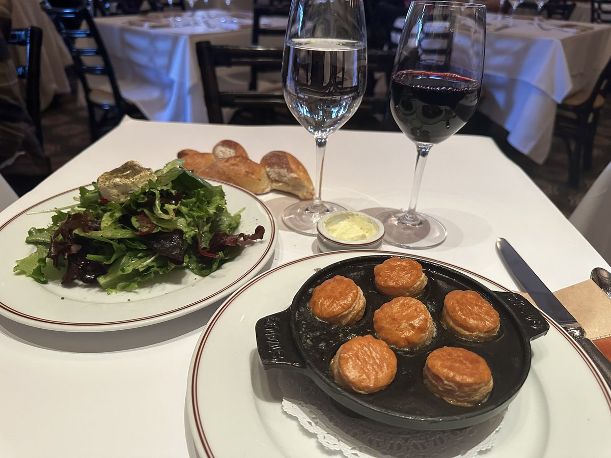 James_Mathur's tweet image. Lovely escargot and rainbow trout at @Bouchon_Bistro 

Stacking sats with @Gemini 

#Bitcoin
