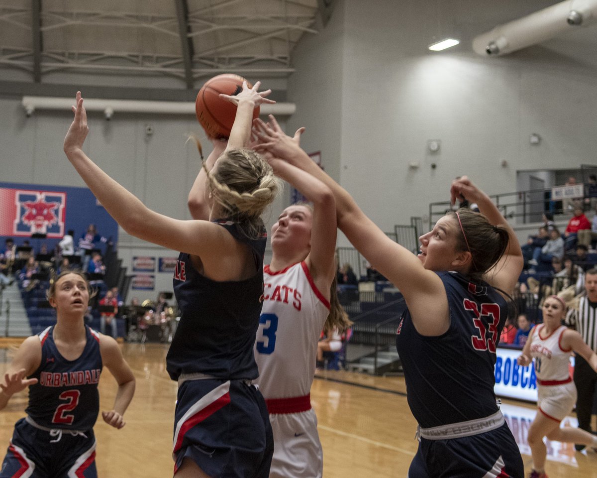 anne91vance's tweet photo. A few MHS basketball pics from Friday https://t.co/sU67CeAMDI