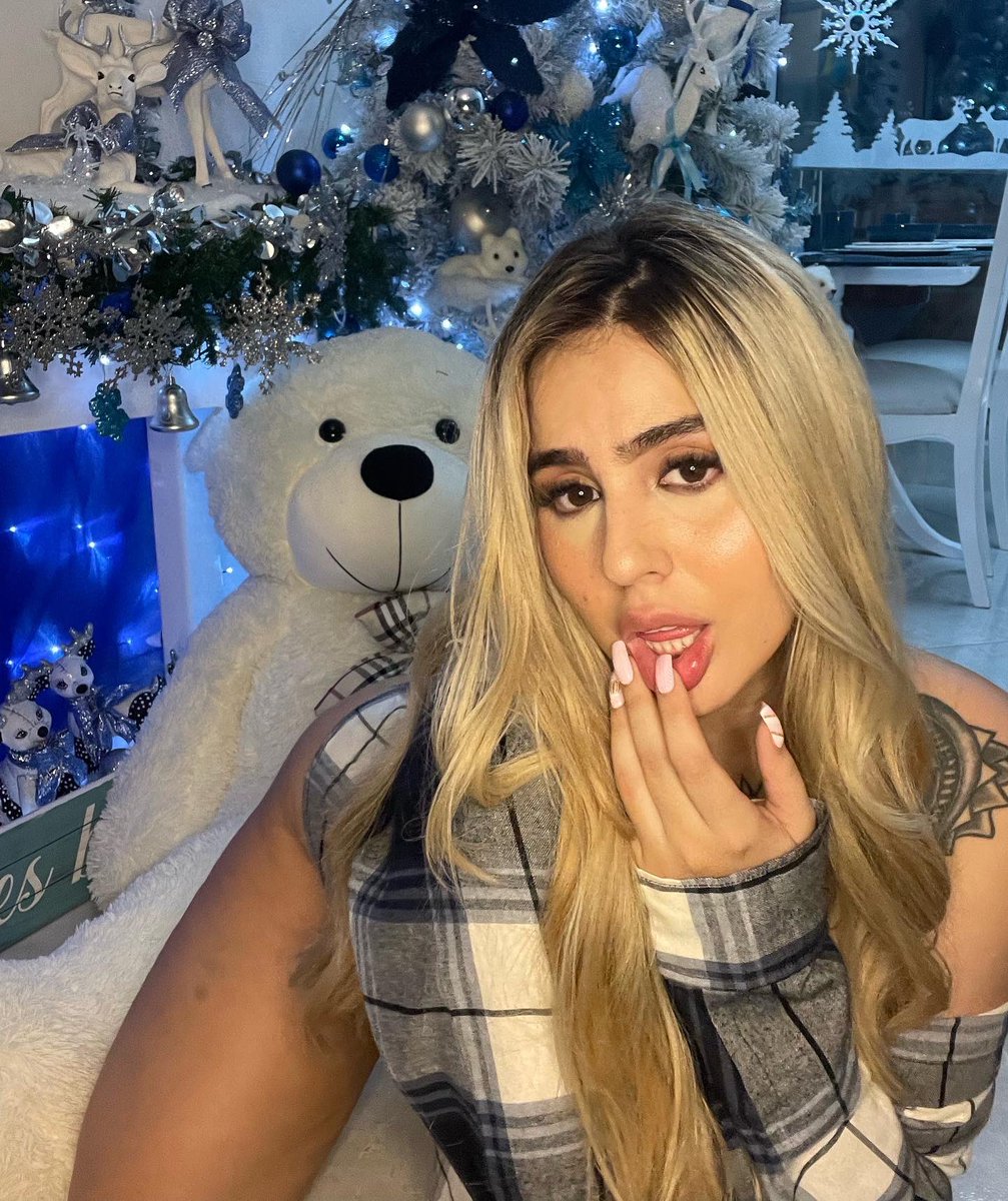 Immariaaa98's tweet photo. Happy christmas https://t.co/9udwMeAYHz