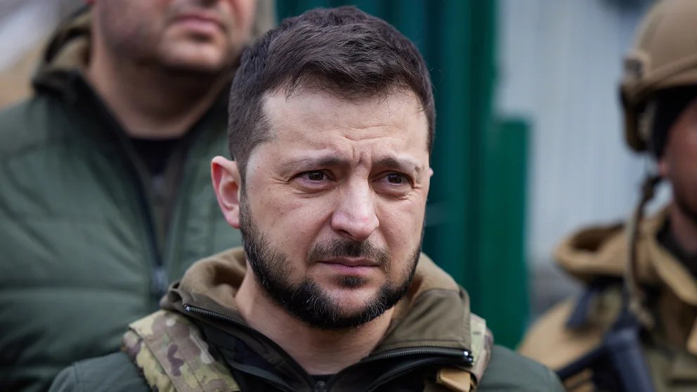 HAY POCOS HOY COMO ZELENSKY Zelensky instó a los ucranianos a resistir el invierno para derrotar a las tropas rusas: “Aguantar es defenderlo todo” “Luchamos por la libertad, y eso siempre multiplica cualquier fuerza”, apuntó el presidente de Ucrania en su discurso nocturno.