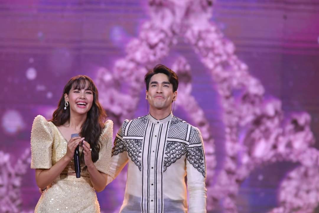 Thank you Nadech and Yaya for sharing your love to everyone who went tonight 💕

Please stay in love and happy! You look so beautiful together 😭💗

📸 Bruce Casanova

#NADECHYAYAinMNL2022
#NADECHYAYAatNFT #NadechKugimiya #YayaUrassaya
