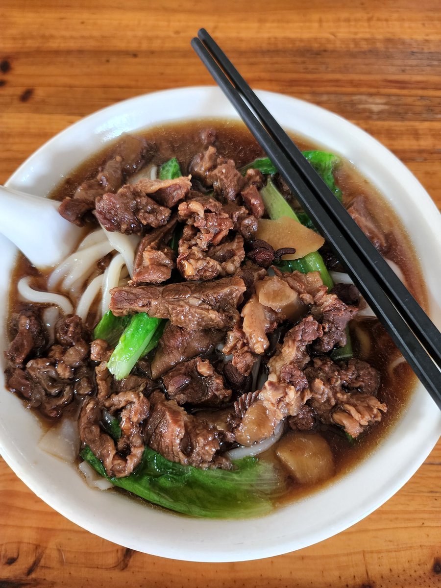 toxy0923's tweet photo. 今日的午餐：牛肉面。 https://t.co/ILLwckrWfU