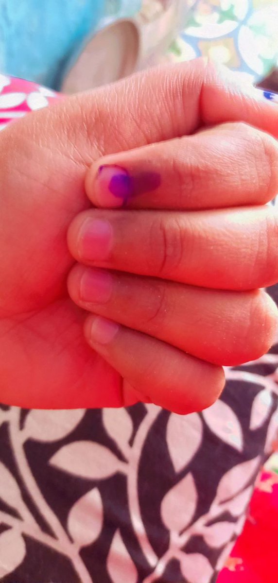 komalchavda__83's tweet photo. #vote #2nd_phase
#GujratElections https://t.co/BiNMmfTfT8