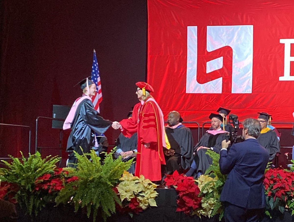 caseymurray97's tweet photo. #2020grad #berklee2020 #finally https://t.co/kNFQtv8Noo