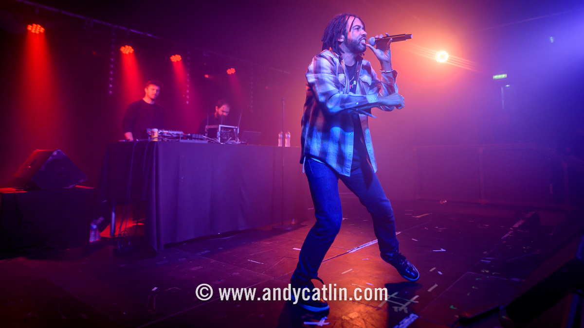 andycatlincom's tweet photo. Head is fizzing after tonight's blazing #Edinburgh assault from @clppng + @RussellHaswell + K.Yalo - so many words, so many sounds, so much energy. Kick yourself if you weren't there and don't miss them next time. Photo album > https://t.co/cSHKSxOR8V https://t.co/cqPfi11GZi