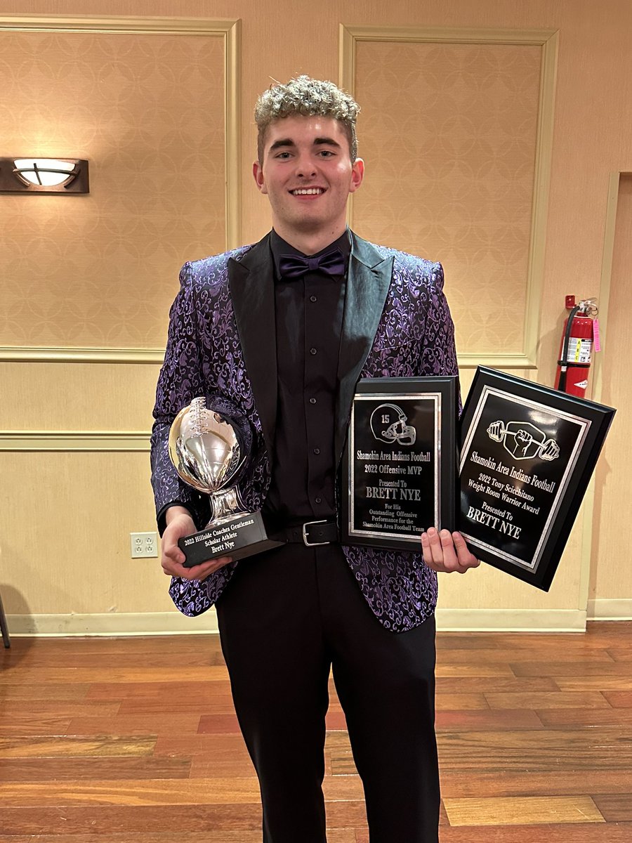 DrJill73's tweet photo. @brettnye1   @coachnye89      SAHS 2022 Football Banquet -Offensive MVP Award, Tony Scicchitano Weight Room Warrior Award, Hillside Coaches Gentleman Scholar Athlete Award. https://t.co/VsQ1XkiJav