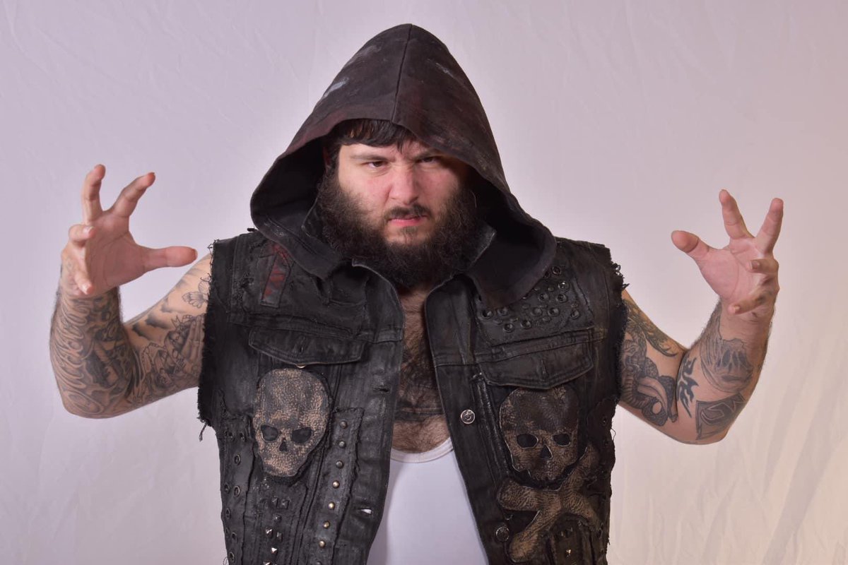 Kota Colmillo tweet media