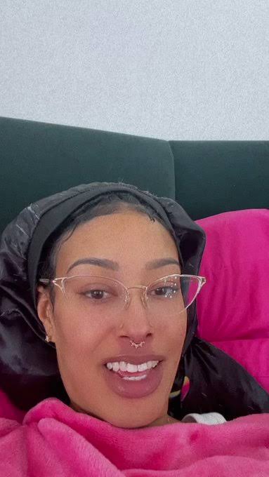 miamia_johnson's tweet photo. I'm new here, who's gonna show me around https://t.co/ob0IlIqvvH