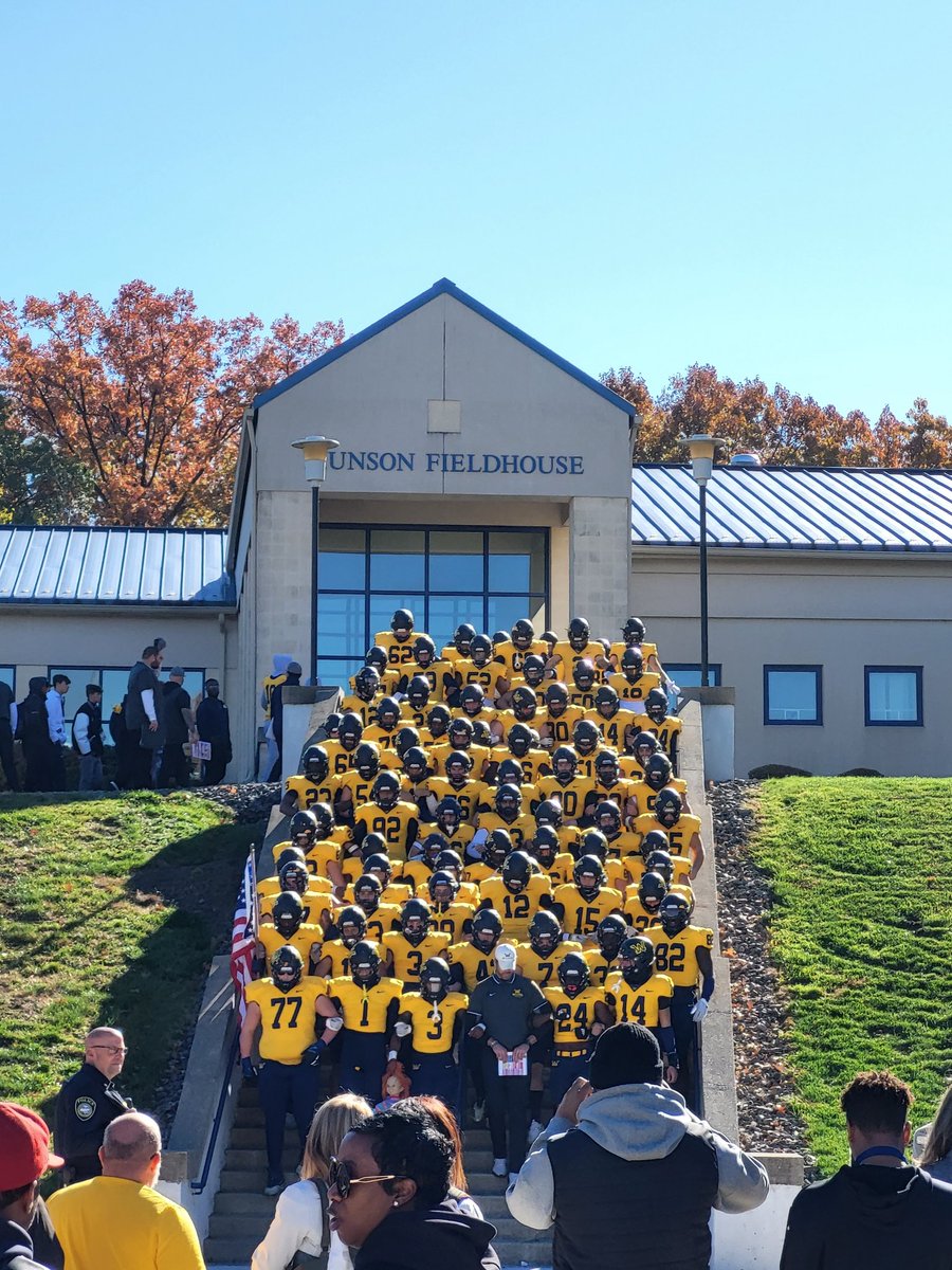 _Logan_Balaban's tweet photo. After an amazing visit to @WilkesU and a great talk with @CoachDrach, I am honored to announce my first offer from Wilkes University. @WilkesFootball  @thetruAK @WoodgroveFB @barlow_coach  @CoachCowne https://t.co/07ejNhU6iH
