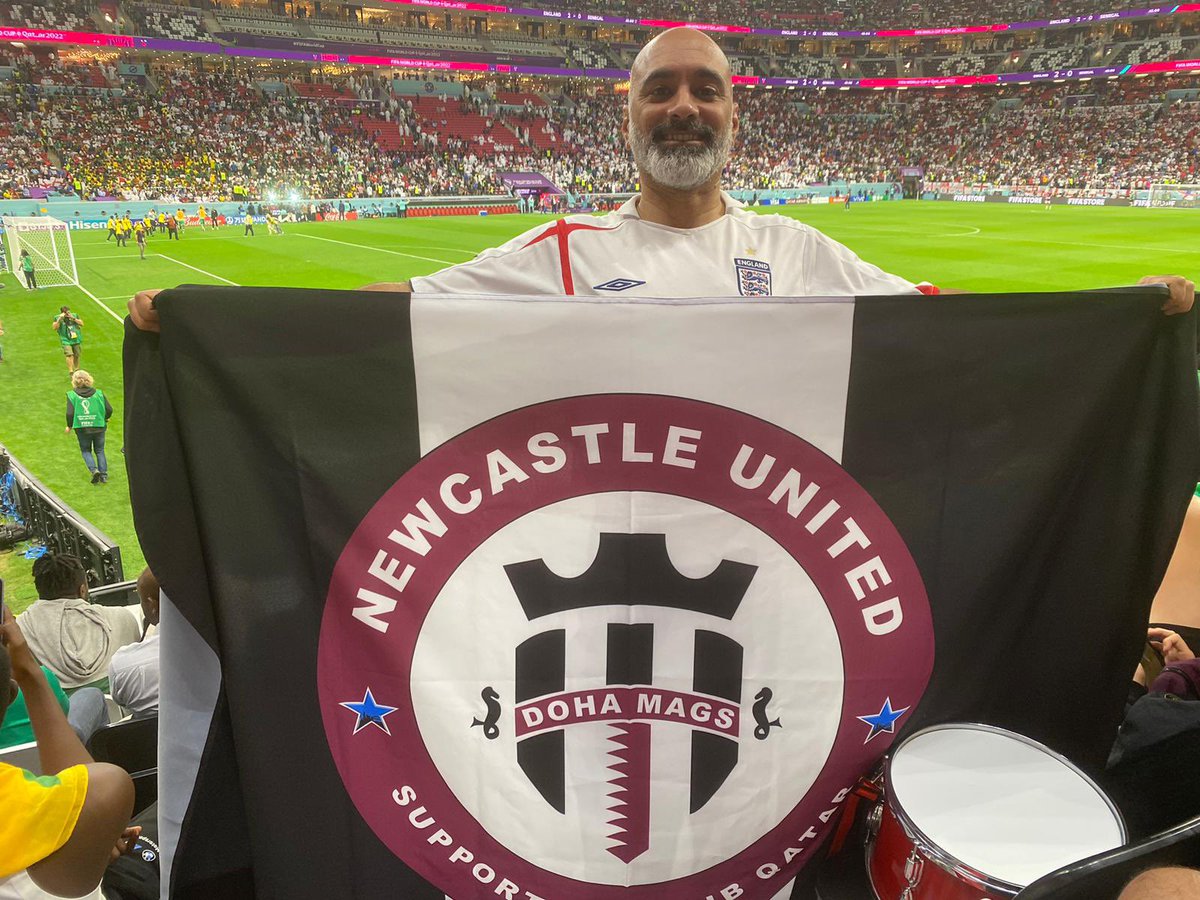 roy_kaviani's tweet photo. @killykaren wor lass Penny and I at the England game.
And I accept the man of the match award for being a great friend and husband and for being the number one Coke Zero lover in the world 😂
@NewcastleQatar #NUFC 
#FIFAWorldCup #Qatar2022 https://t.co/zd3qtgRdf8
