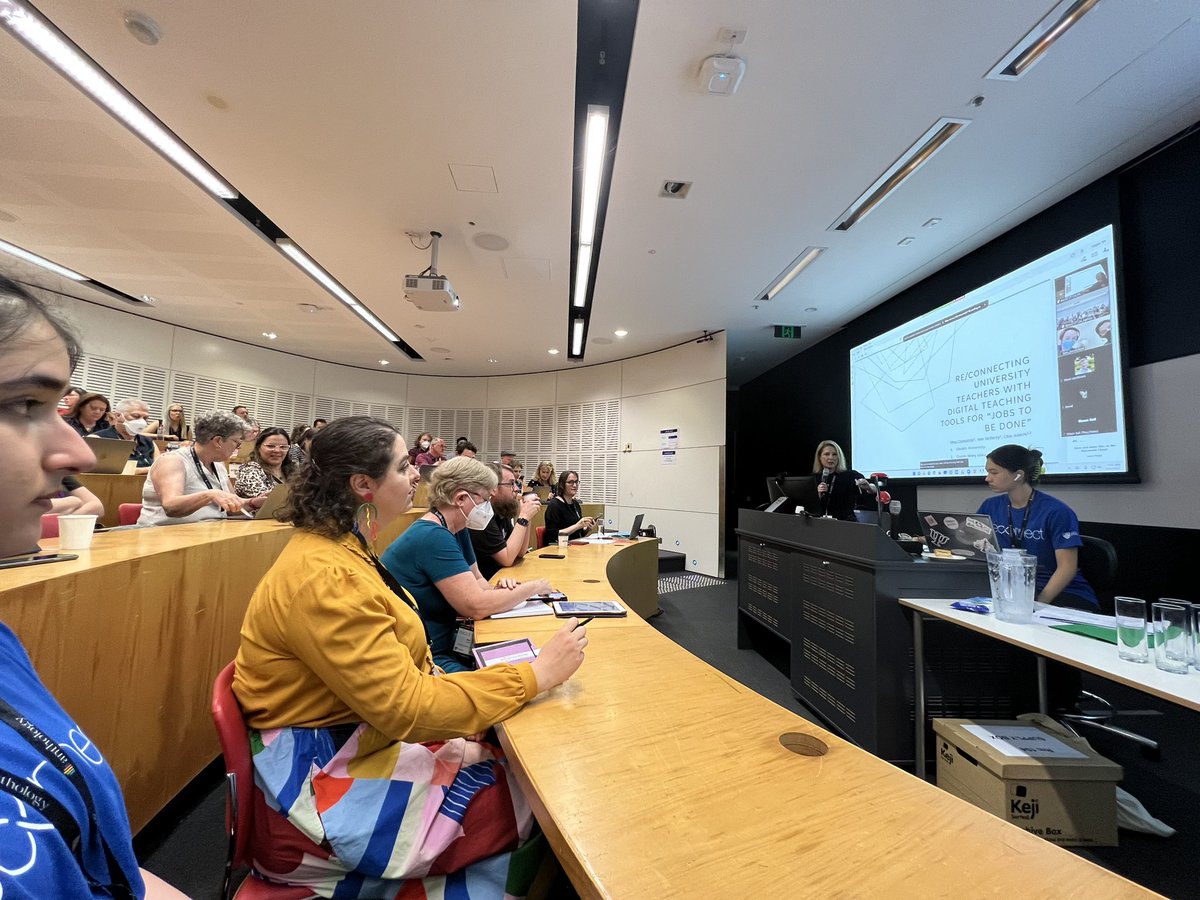 Full house for our paper - <a href="/meg_colasante/">Meg Colasante</a> doing the excellent presentation. #reconnecting teachers with #edutech for t&amp;l, #ascilite22