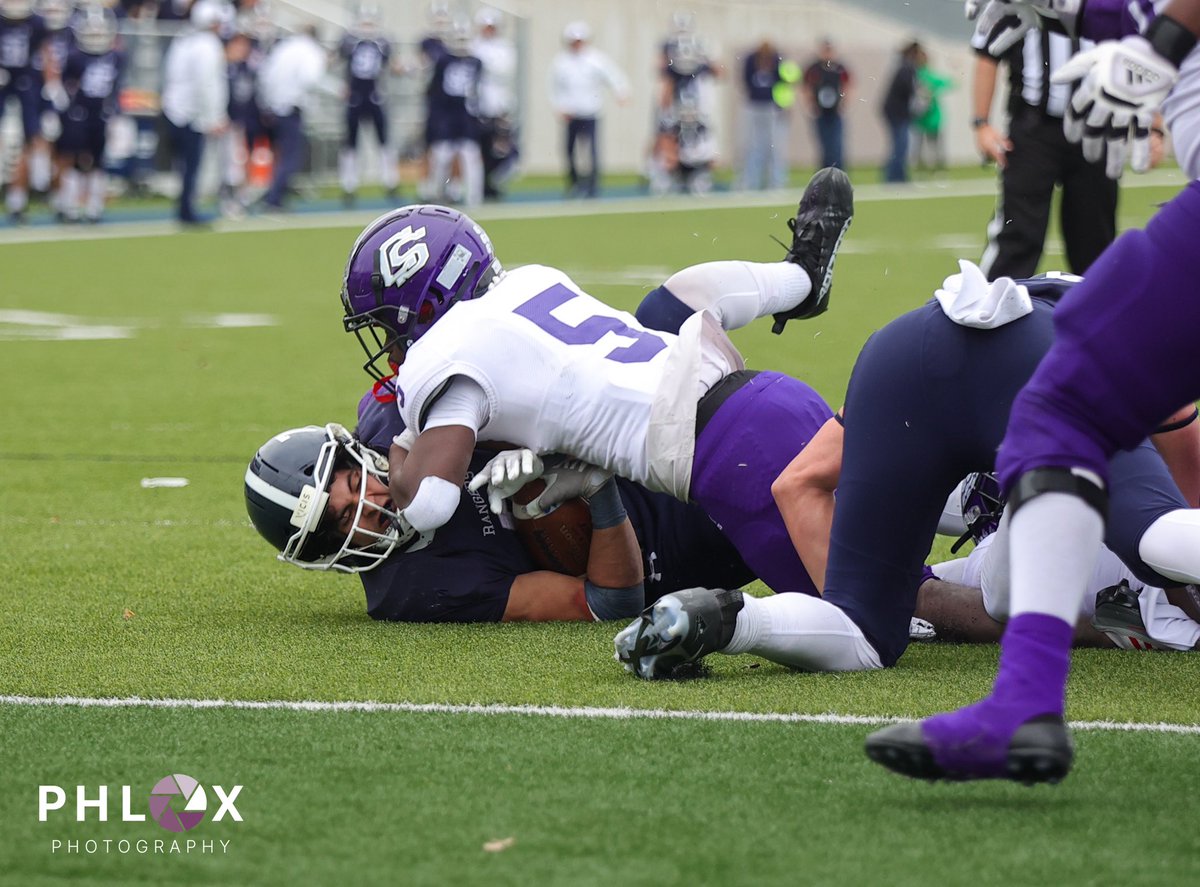 vypesideline's tweet photo. College Station outlasted Smithson Valley and they're off to the semifinals thanks to a dramatic goal-line stand! Congratulations to the Cougars on winning back-to-back regional titles!
#sportsphotography #maxprepsports #maxprepsphotographer #highschoolfootball #TXHSFB #playoffs https://t.co/PxvioVV4jb