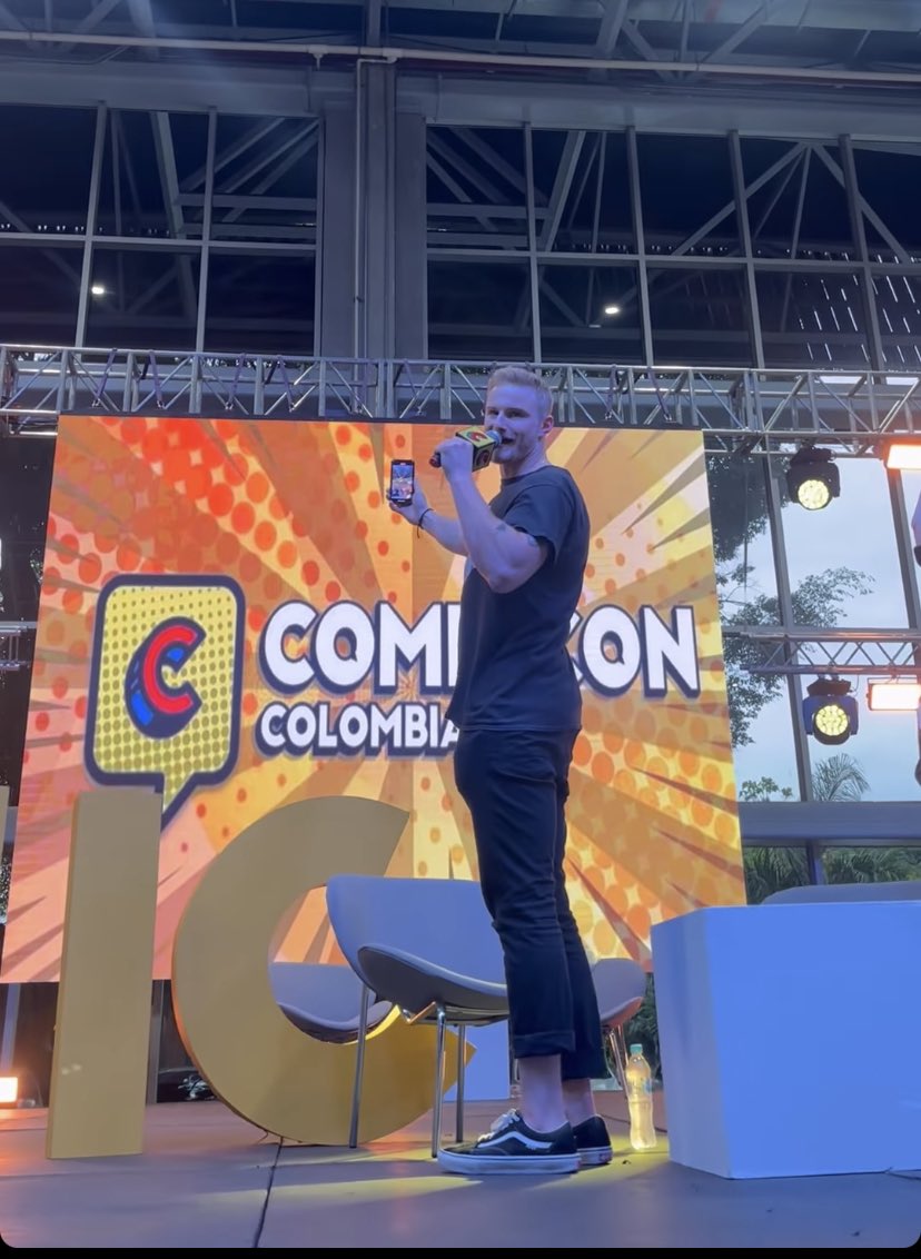 informartemed's tweet photo. Estuvimos cubriendo @comicconcol; un placer estar presentes en eventos de ciudad que suman. 
@plazamayormed @CorferiasBogota @alexanderludwig @GerardoReyero https://t.co/CyopcfBIqM