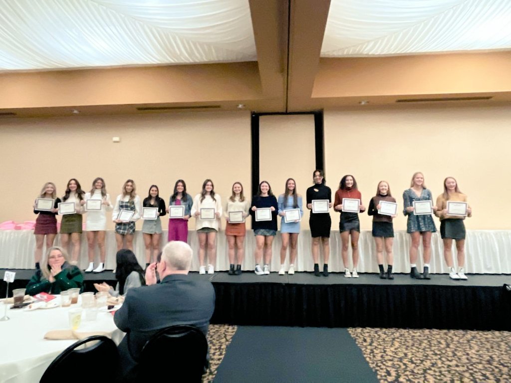 SerayahLeech's tweet image. Great time being with my teammates tonight at the WPIAL banquet. Thankful to be selected All-Section &amp;amp; All-WPIAL  ❤️🤍

#mlts @USYouthSoccer @PrepSoccer @ncsa @pghsoccernow
