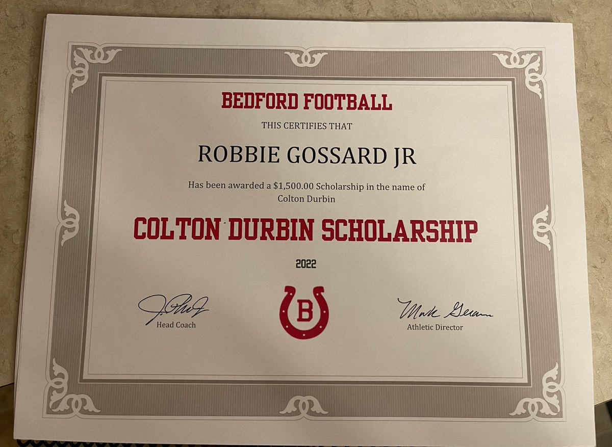 SaraNiese's tweet photo. Football Banquet ♥️🧲🖤 @gossard_jr #SeniorYear #AllStateAcademic #IronmanAward #ScholarAthlete #ProudMomma https://t.co/4RU9eIIUBM