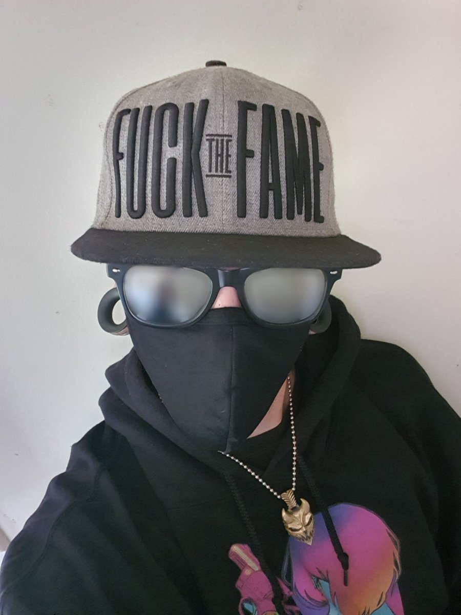 AussieRabbit13's tweet photo. It's self explainitory. So many people become fake and plastic to get somewhere in life. Be genuine, who you truly are an be true to yourself and those around you #beyourself #begenuine #dontbefake https://t.co/6JtcHu3yRz