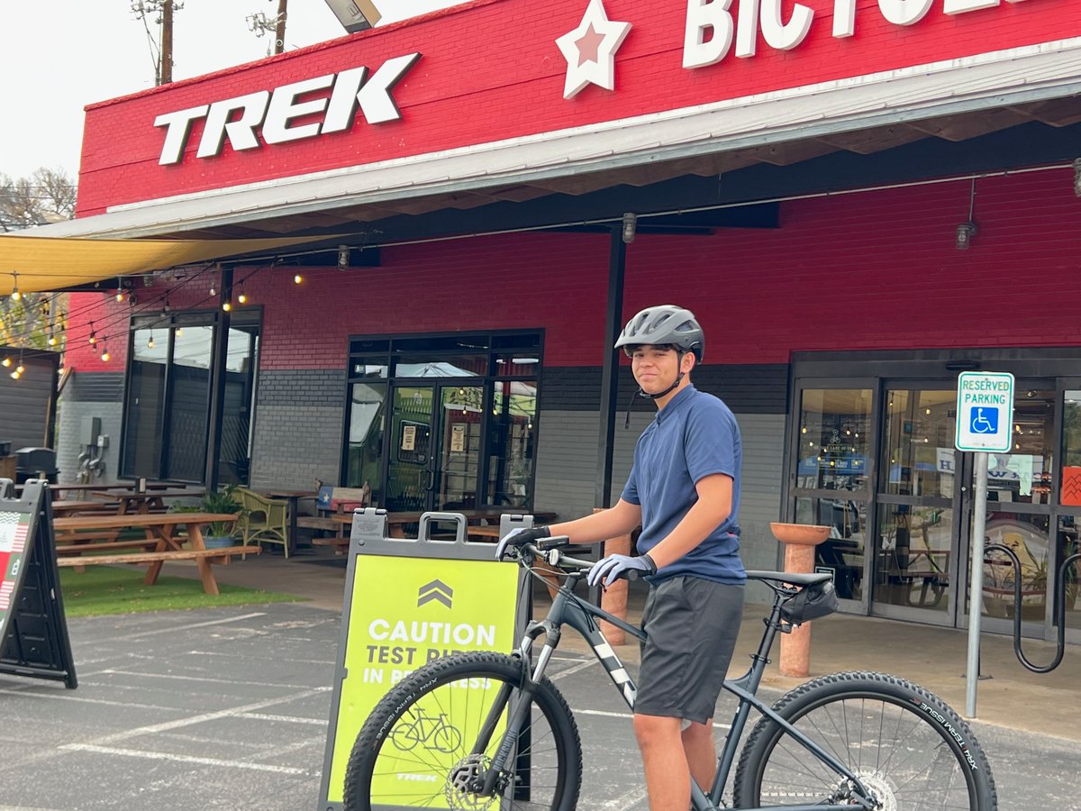 DonaldDinATX's tweet photo. Congratulations to Tyson of @Hays_Hawks  in @HaysCISD. Tyson is the recipient of a brand new @trekbikes in partnership with @nationalmtb and local Trek Bicycles Lamar who received and assembled the bike.

Tyson, it is great to have you as a member of the @hayscc_mtb https://t.co/P1RwYL1QqJ