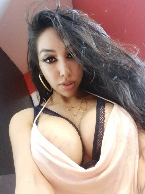 I love eye contact...  ❤️ https://t.co/g31i3lQspQ ❤️ https://t.co/5aWpIXGiYp<a href="/tag/lingerie"class="tags"><span>#lingerie</span></a><a href="/tag/sexy"class="tags"><span>#sexy</span></a><a href="/tag/bra"class="tags"><span>#bra</span></a><a href="/tag/gcup"class="tags"><span>#gcup</span></a>