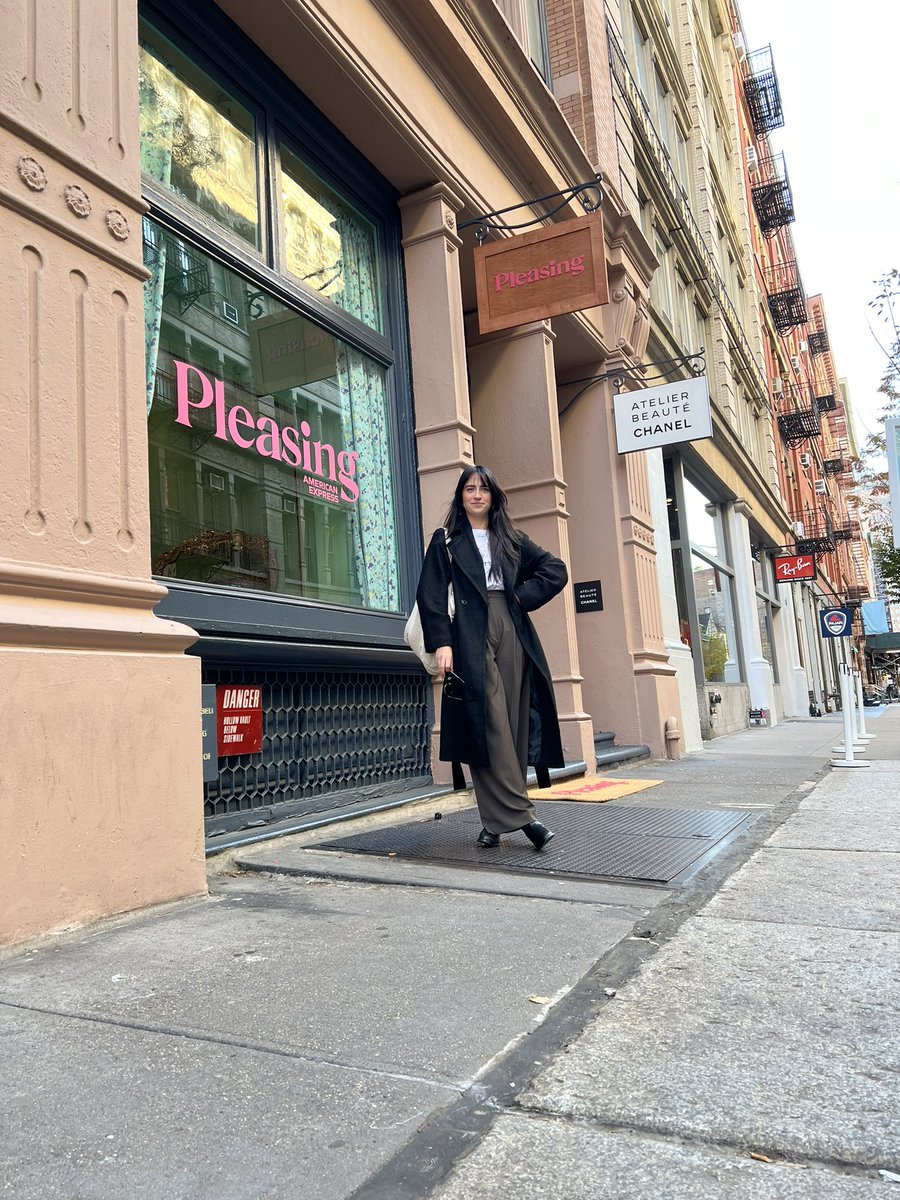 samanthapriv's tweet photo. found my @pleasing today at the NYC pop up ๐โจ #PleasingNYC https://t.co/QdDfaREoO8
