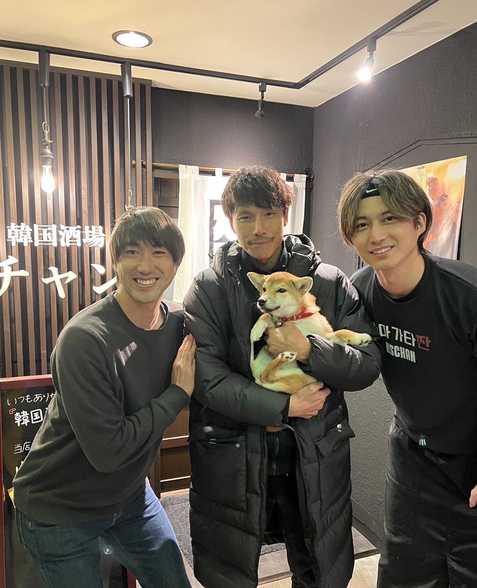 hs10051's tweet photo. 久しぶりの再会☺️

#加賀健一
#坂井達弥
#摂津颯登 https://t.co/clh3FVOJdI