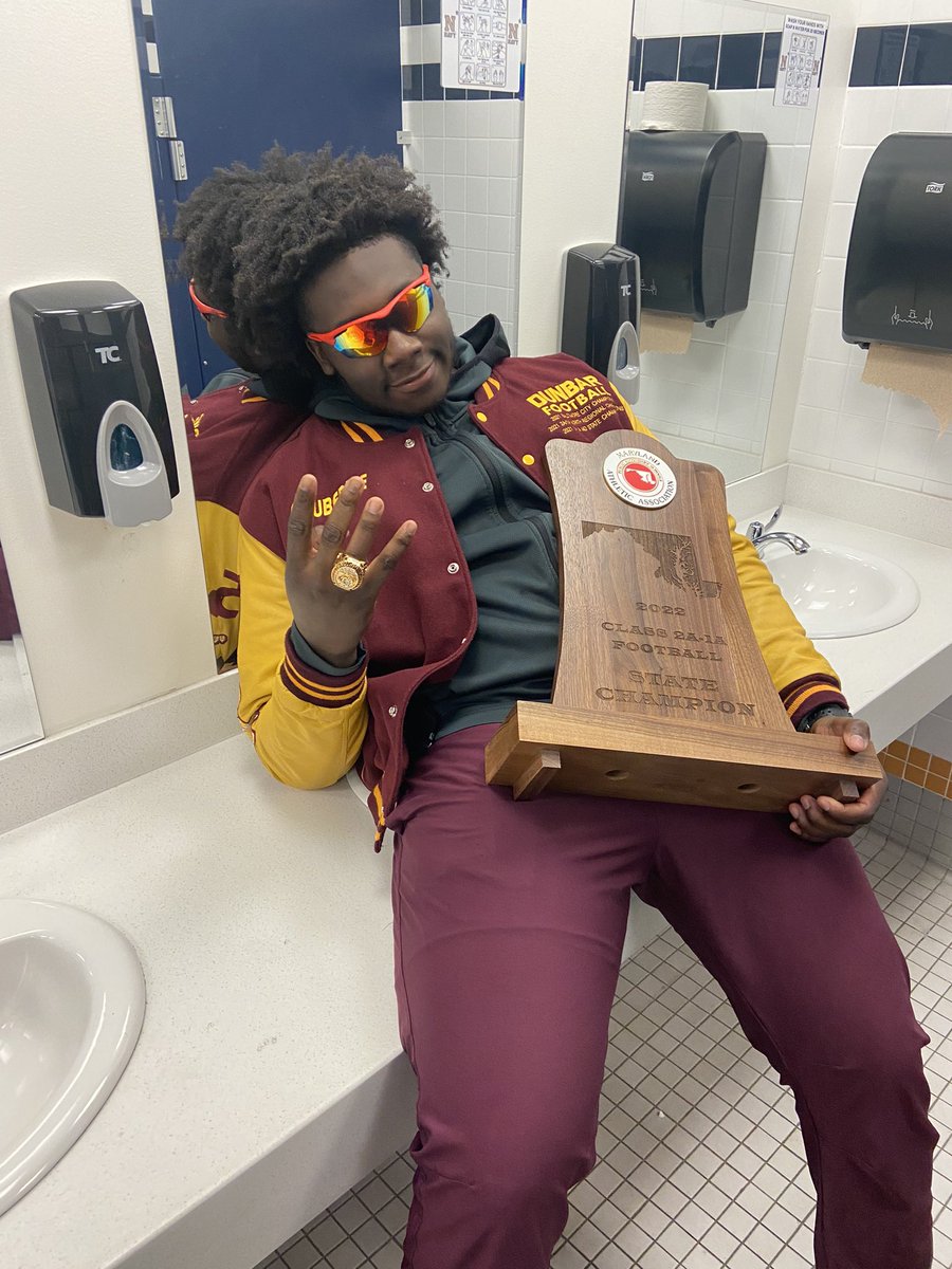 d1bube's tweet photo. Very Tough Win Yesterday in the State Championship Thank You for everything Dunbar! @DUNBARFBCOACH
@CoachLilCee https://t.co/xzy7E3pCtJ
